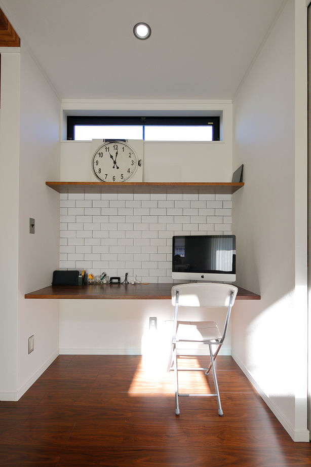 ORIBE 【各務原/1000万円台/ビルドイン/間取り図有】インナーガレージ付きカリフォルニアテイストのZEHハウスの建築実例画像6