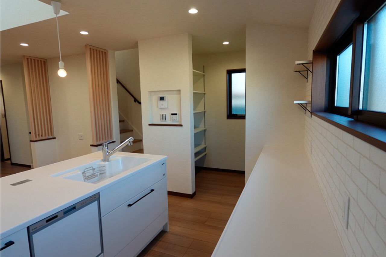 おいしいおうち 【2500万円/高低差ある土地/間取り有】約25坪の敷地を有効活用。外との繋がりも楽しめる開放感ある3階建ての建築実例画像5