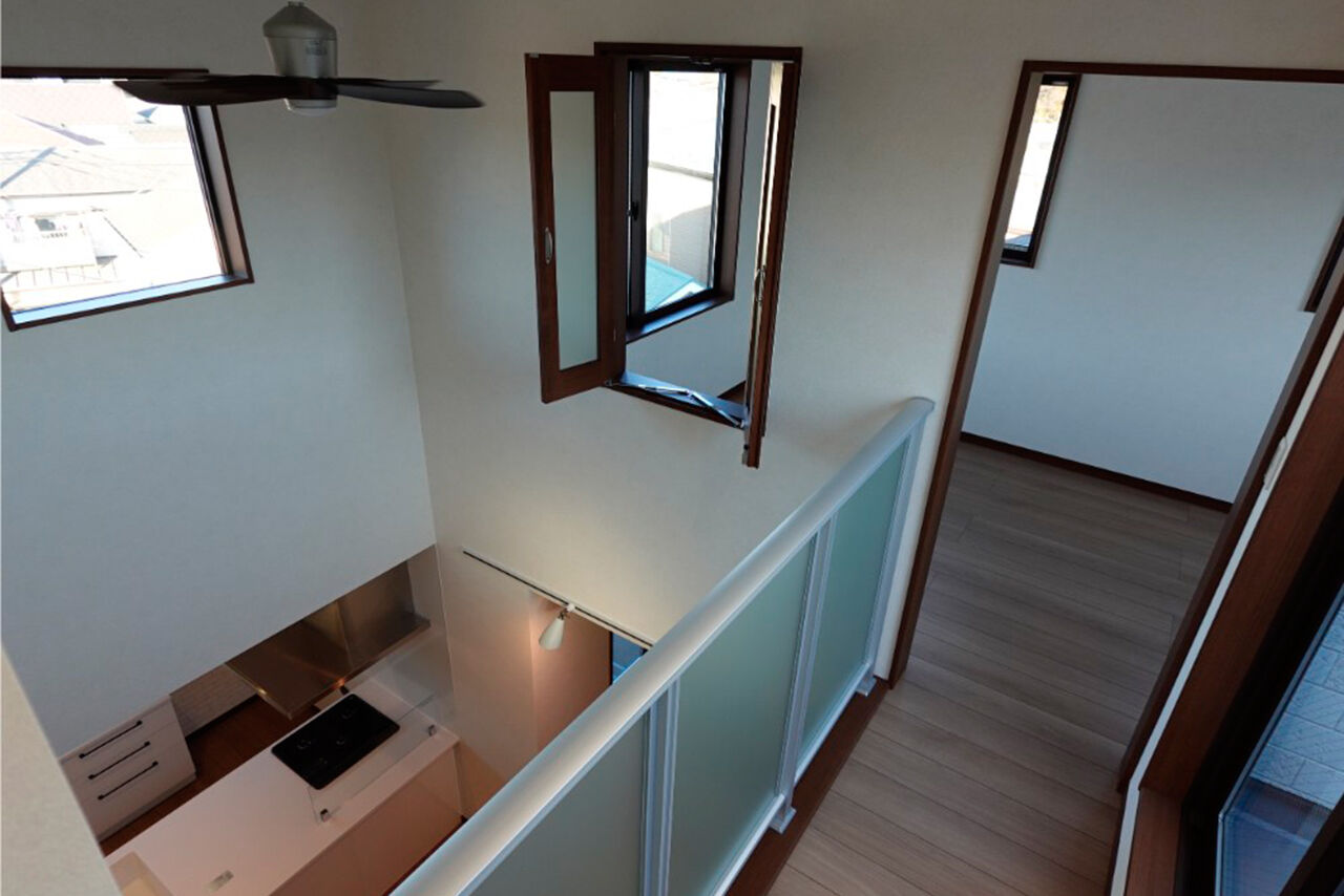 おいしいおうち 【2500万円/高低差ある土地/間取り有】約25坪の敷地を有効活用。外との繋がりも楽しめる開放感ある3階建ての建築実例画像6