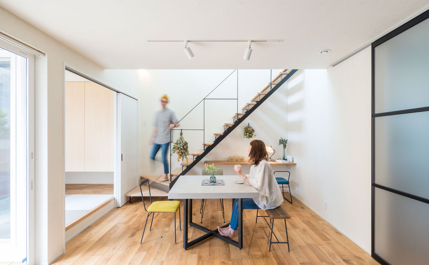 グランハウス 一級建築士事務所 【2000万円台/30坪台/間取り図】北間口を生かしたお洒落な外観と採光！２階に水回りを集約し、毎日にゆとりの建築実例画像2