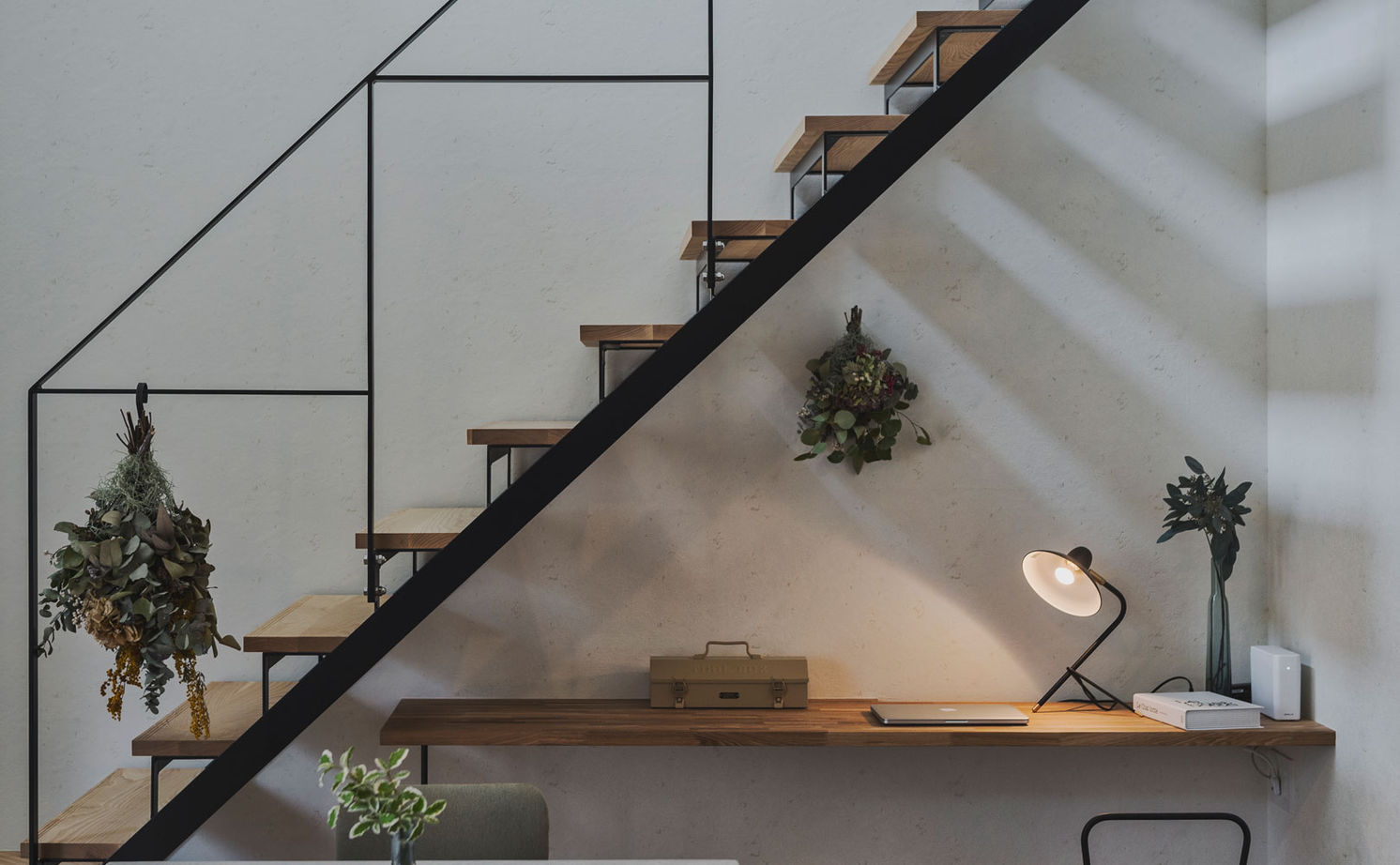 グランハウス 一級建築士事務所 【2000万円台/30坪台/間取り図】北間口を生かしたお洒落な外観と採光！２階に水回りを集約し、毎日にゆとりの建築実例画像4