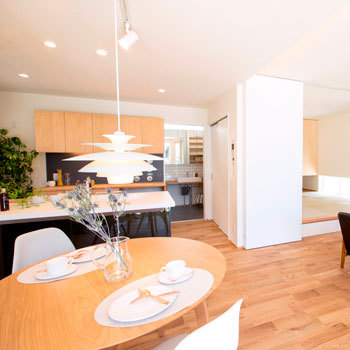 グランハウス 一級建築士事務所 【1000万円台/30坪台/4LDK/間取り図】ナチュラルな木の空間×黒。造作収納や家事動線に感激のカッコいい家の建築実例画像3