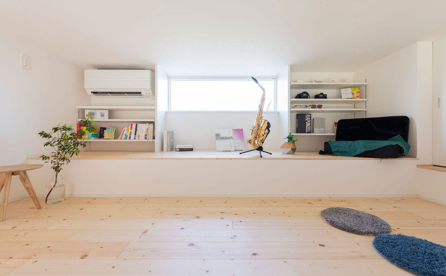 グランハウス 一級建築士事務所 【2000万円台/平屋/4LDK/間取り図】バイクガレージ・ロフトの２つの秘密基地と庭にBBQテラスのある平屋の建築実例画像5