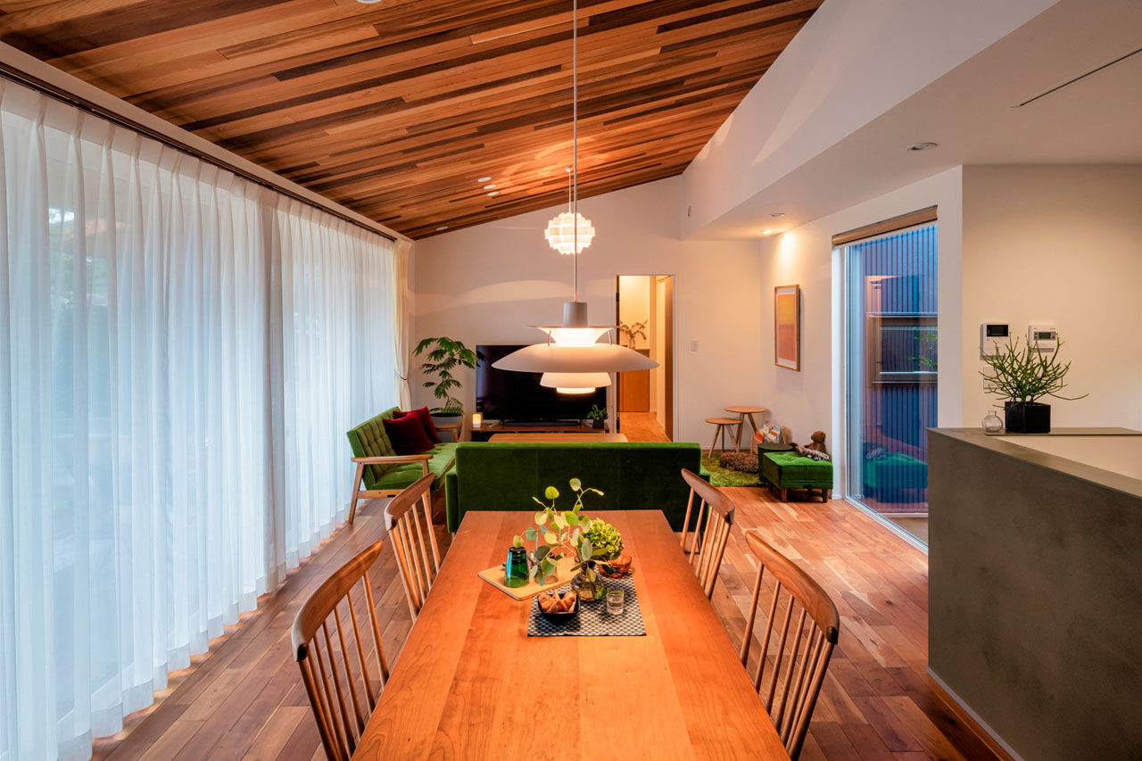 グランハウス 一級建築士事務所 【2000万円台/平屋/30坪台/3LDK/間取り図】自然を感じられる平屋で時間を満喫！室内は中庭や絵が映える空間の建築実例画像2