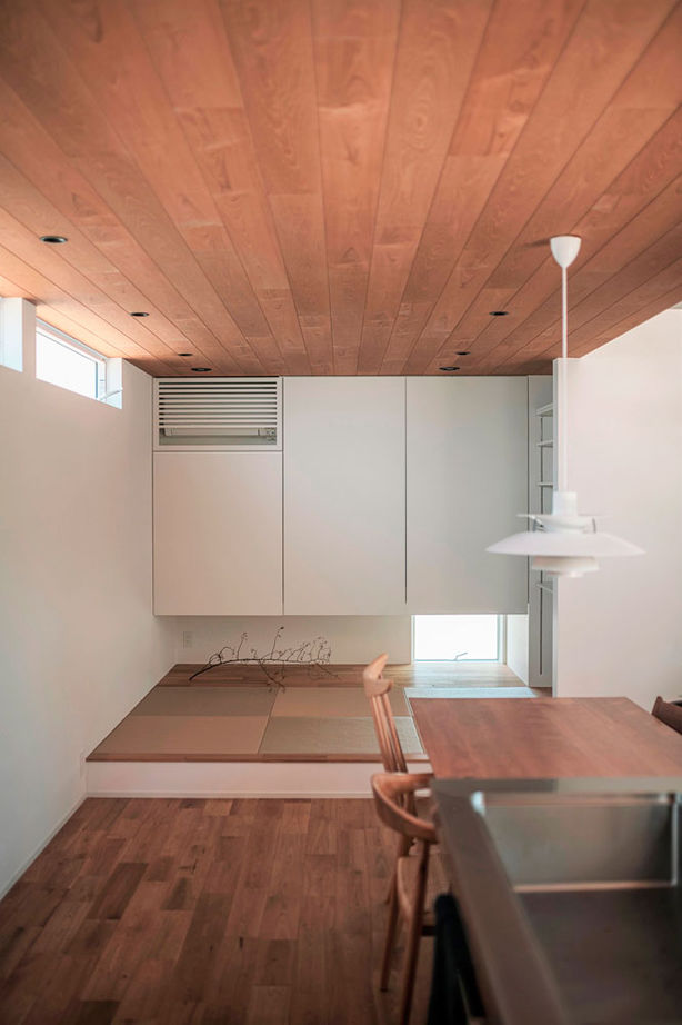 グランハウス 一級建築士事務所 【2000万円台/中庭/ビルトインガレージ/間取り図】和モダンの外観の中は隠れ家美術館の様にシンプルな家の建築実例画像7