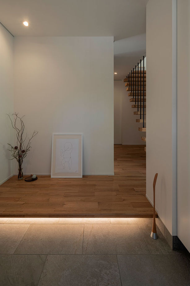 グランハウス 一級建築士事務所 【2000万円台/中庭/ビルトインガレージ/間取り図】和モダンの外観の中は隠れ家美術館の様にシンプルな家の建築実例画像9