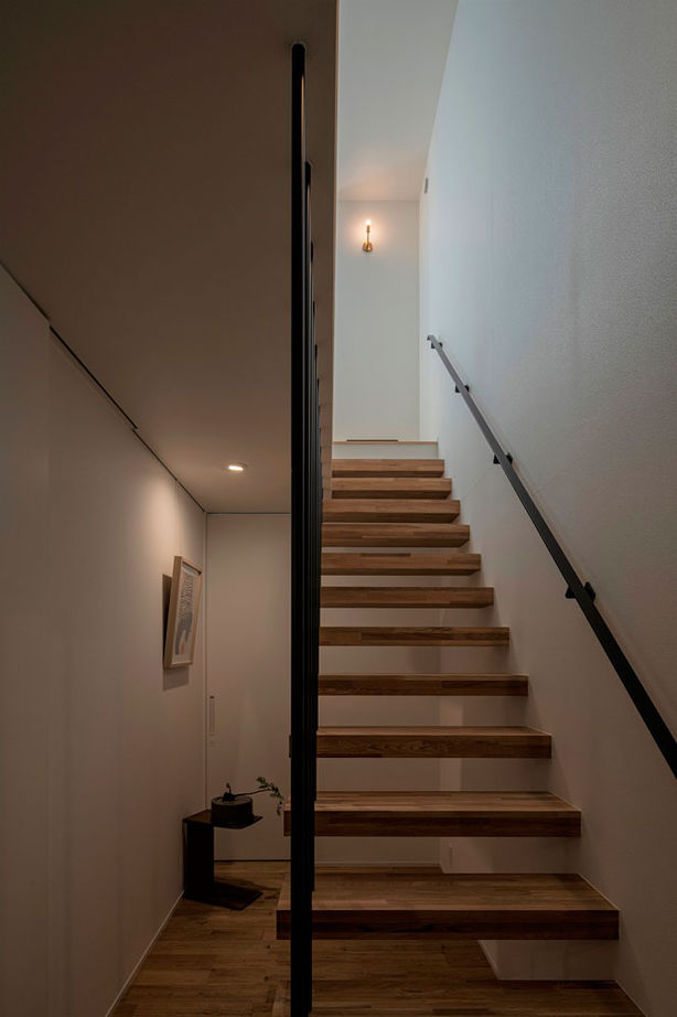 グランハウス 一級建築士事務所 【2000万円台/中庭/ビルトインガレージ/間取り図】和モダンの外観の中は隠れ家美術館の様にシンプルな家の建築実例画像11