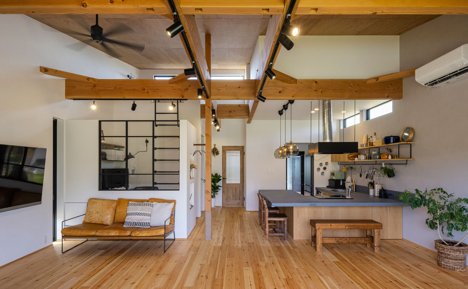 グランハウス 一級建築士事務所 【2000万円台×平屋×薪ストーブ×コの字キッチン/間取り図有】コテージのように自然を感じるコの字の平屋の建築実例画像13