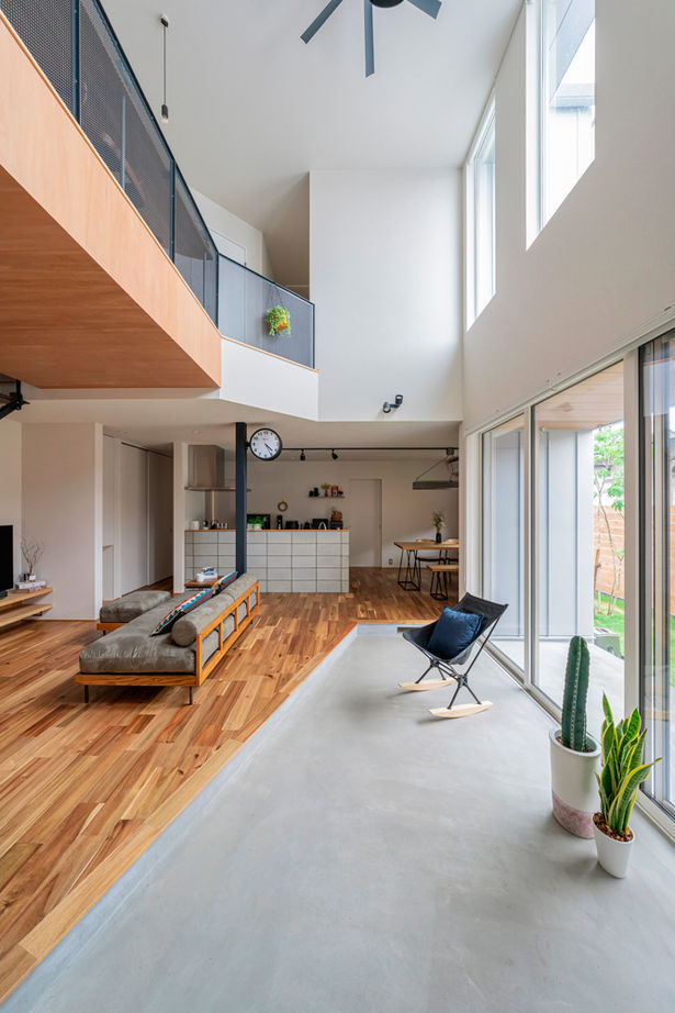 グランハウス 一級建築士事務所 【2000万円台/30坪台/間取り図】土間を庭代わりにして街中でのびのび。遊び心で、どこを見てもかっこよくの建築実例画像2