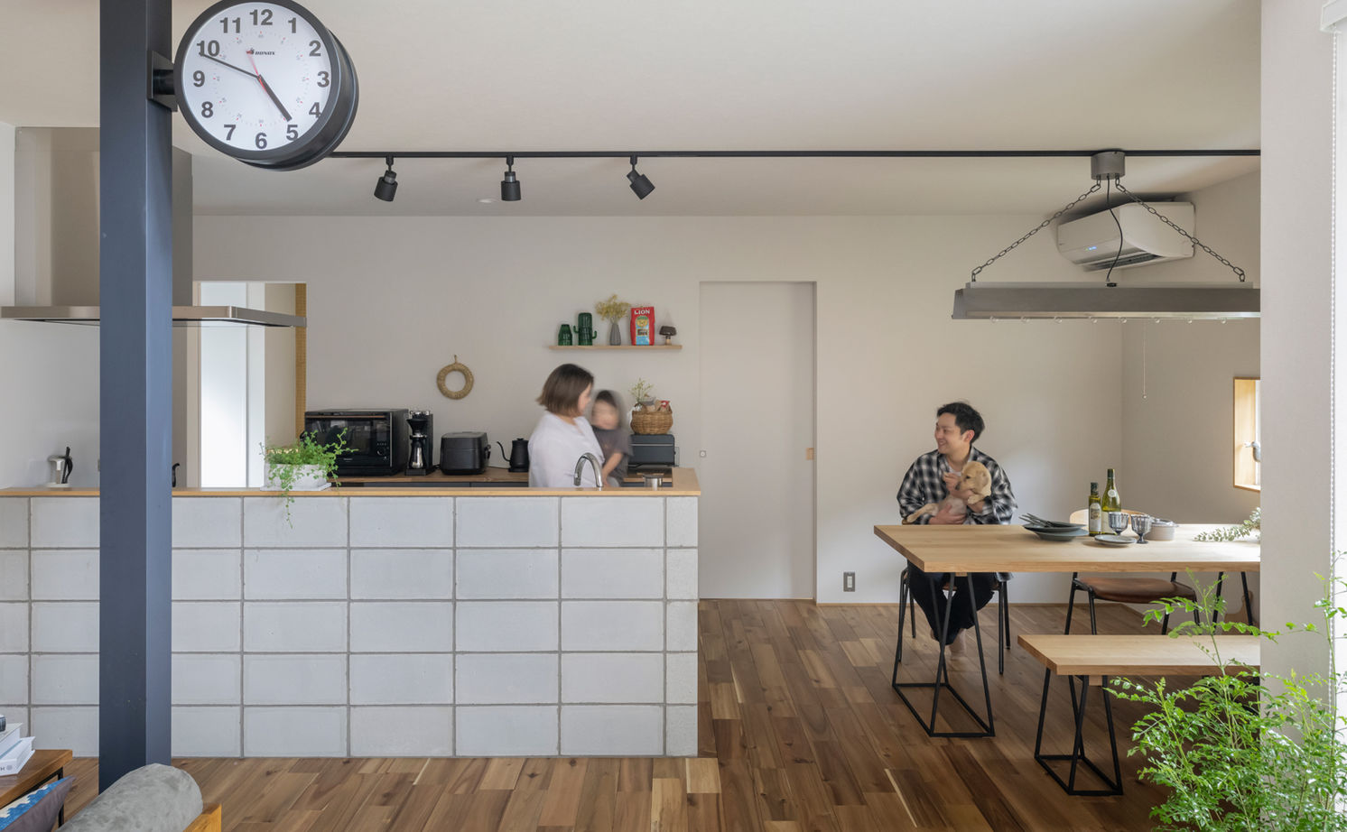 グランハウス 一級建築士事務所 【2000万円台/30坪台/間取り図】土間を庭代わりにして街中でのびのび。遊び心で、どこを見てもかっこよくの建築実例画像5