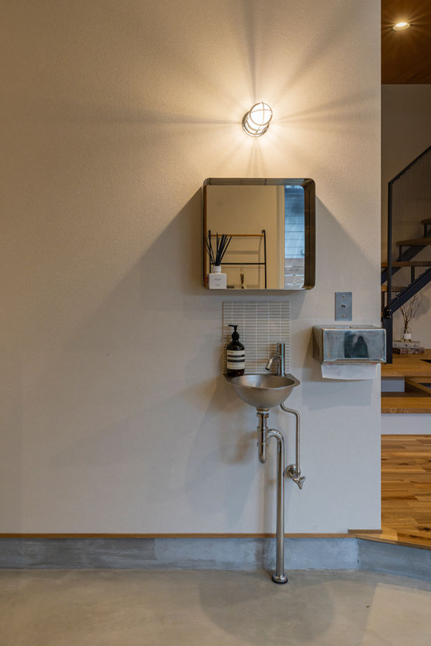 グランハウス 一級建築士事務所 【2000万円台/30坪台/間取り図】土間を庭代わりにして街中でのびのび。遊び心で、どこを見てもかっこよくの建築実例画像10