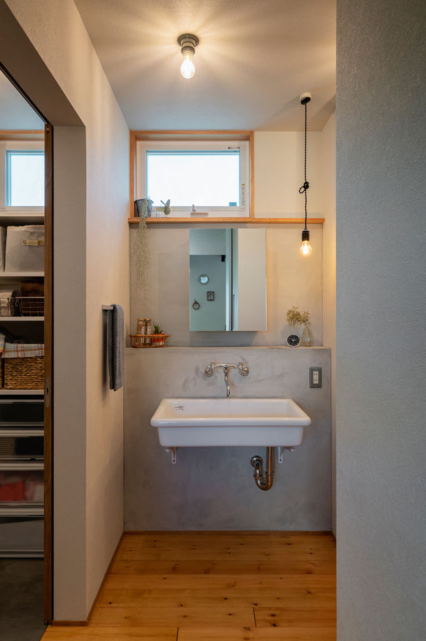 グランハウス 一級建築士事務所 【2000万円台/薪ストーブ/30坪台/3LDK/間取り図】2階の天井高に秘密有！ラフでかっこいいコテージの様な家の建築実例画像6