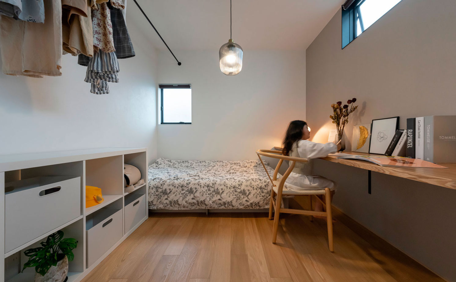 グランハウス 一級建築士事務所 【2000万円台/平屋住宅/間取り図】動線と素材感に感服！ドッグランとインナーテラス付の平屋ガレージハウスの建築実例画像13