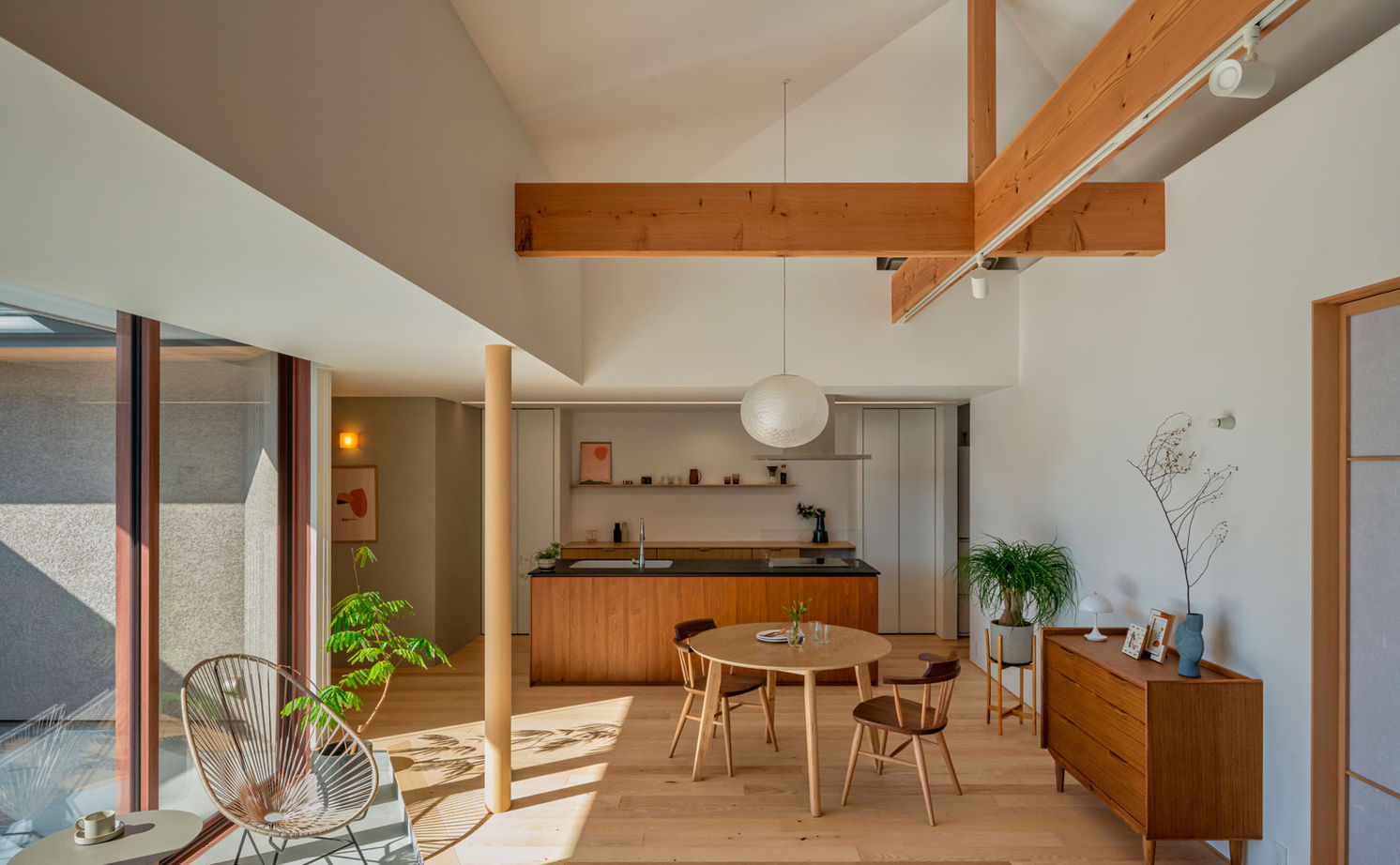 グランハウス 一級建築士事務所 【2000万円台/平屋/間取り図】北欧インテリアが映える和モダンな平屋。2棟を繋げたコの字で視線をそらすの建築実例画像2