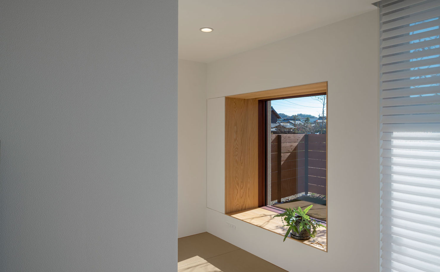 グランハウス 一級建築士事務所 【2000万円台/平屋/間取り図】北欧インテリアが映える和モダンな平屋。2棟を繋げたコの字で視線をそらすの建築実例画像14