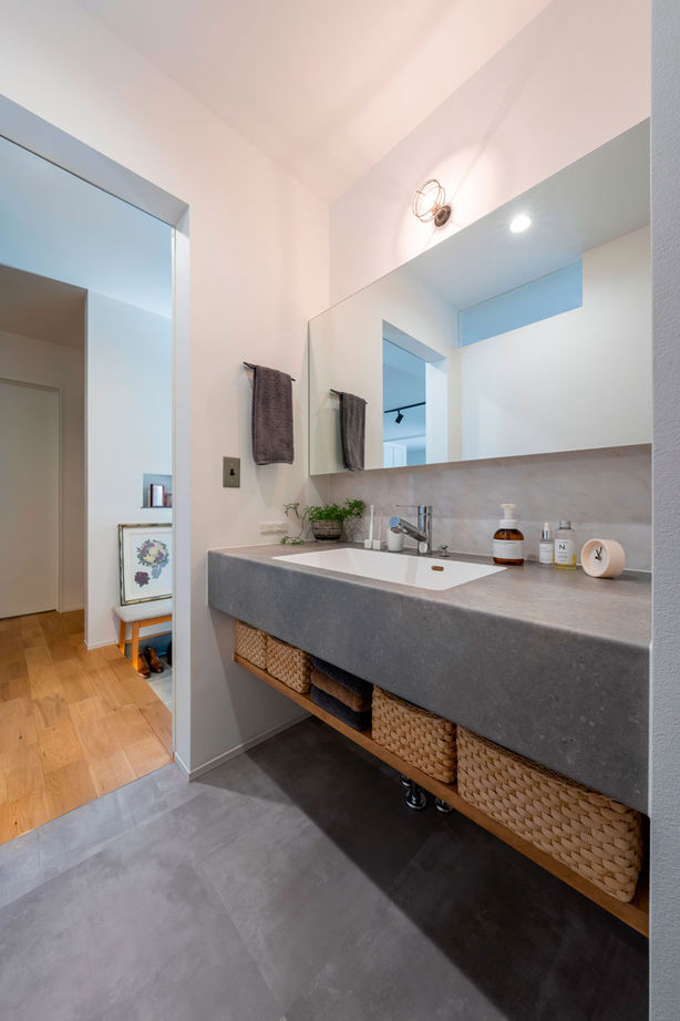 グランハウス 一級建築士事務所 【2000万円台/30坪台/4LDK/駐車場付/間取り図】敷地42坪の北東角地を生かし、明るさも動線も収納も凝縮！の建築実例画像9