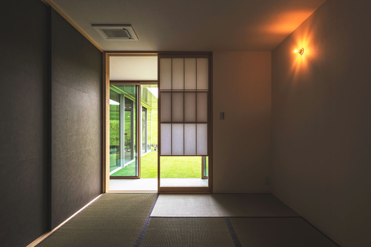 グランハウス 一級建築士事務所 【1000万円台/平屋/20坪台/1LDK/モダン/土間/間取り図】緑の眺めを取り込む絶景のL字型のコンパクトな平屋の建築実例画像8