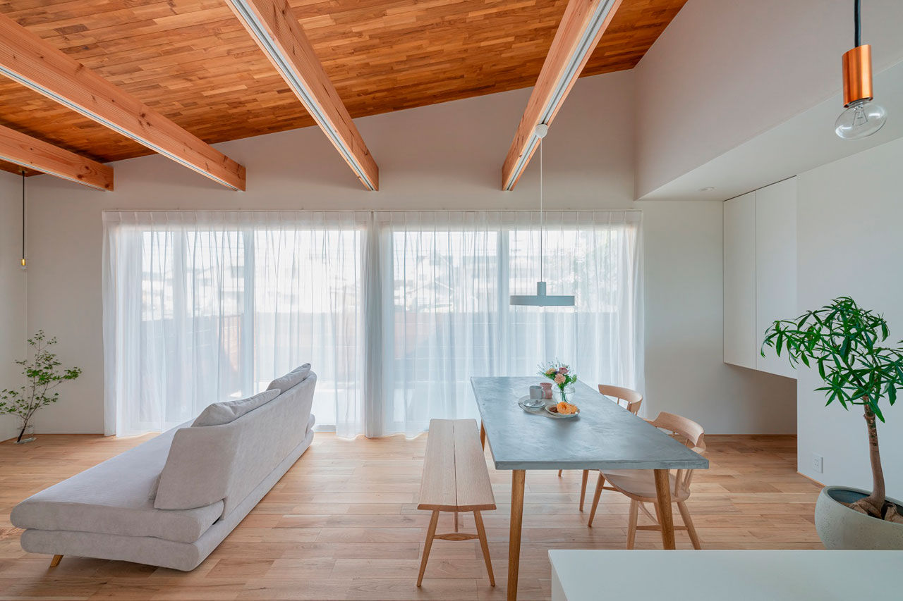 グランハウス 一級建築士事務所 【1000万円台/20坪台/平屋/間取り図】クルミの床と照明が映える！白・グレーの上品インテリアを楽しむ平屋の建築実例画像2