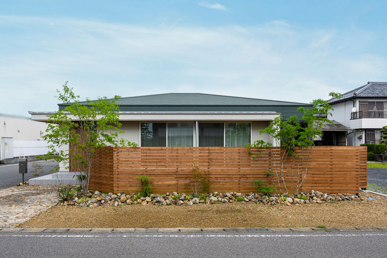 グランハウス 一級建築士事務所 【2000万円台/30坪台/平屋/間取り図】色と素材で北欧の空気感。「おしゃれにしたい」に設計士が応えた平屋の建築実例画像1