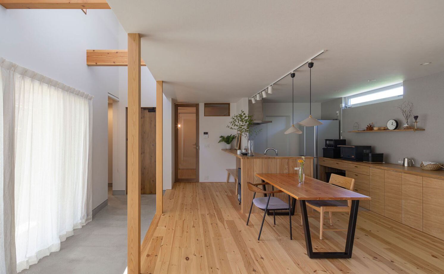 グランハウス 一級建築士事務所 【2000万円台/2階建て/3LDK/間取り図】キャンプのワクワク感を自宅でも楽しむ！土間のあるガレージハウスの建築実例画像4