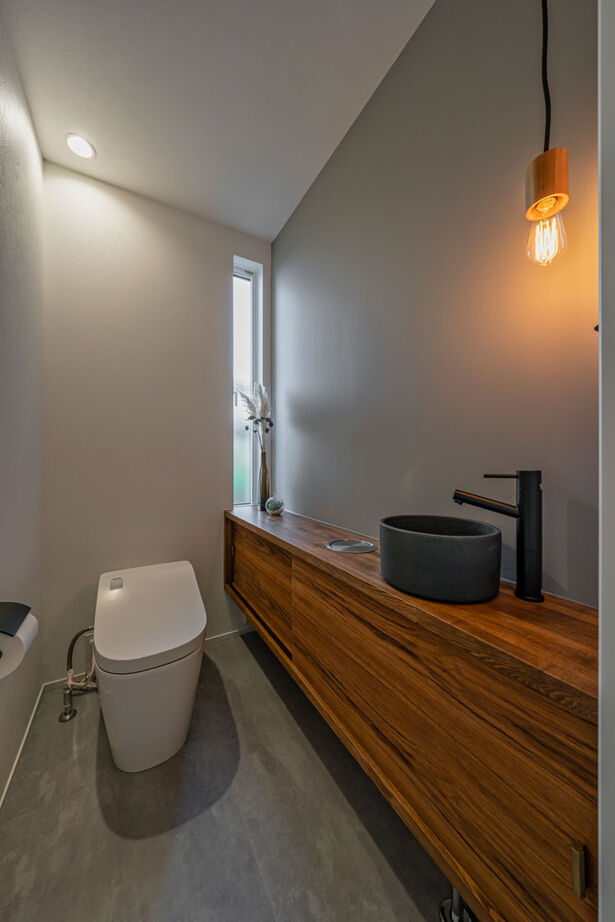 グランハウス 一級建築士事務所 【2000万円台/平屋/間取り図/注文住宅】グレイッシュカラーが映えるシックな平屋。ロフトと2つの庭で開放感の建築実例画像9