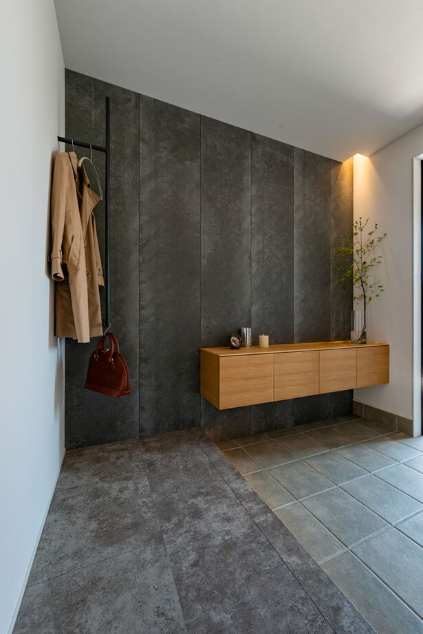 グランハウス 一級建築士事務所 【平屋/中庭/3LDK/間取り図】マテリアルの質感が彩る、ホテルライクな平屋。バーベキューテラスで寛ぐ休日の建築実例画像4