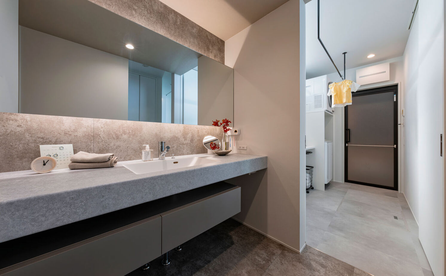 グランハウス 一級建築士事務所 【平屋/中庭/3LDK/間取り図】マテリアルの質感が彩る、ホテルライクな平屋。バーベキューテラスで寛ぐ休日の建築実例画像8