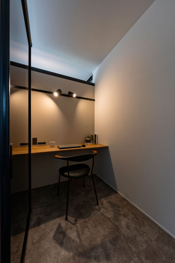 グランハウス 一級建築士事務所 【平屋/中庭/3LDK/間取り図】マテリアルの質感が彩る、ホテルライクな平屋。バーベキューテラスで寛ぐ休日の建築実例画像10