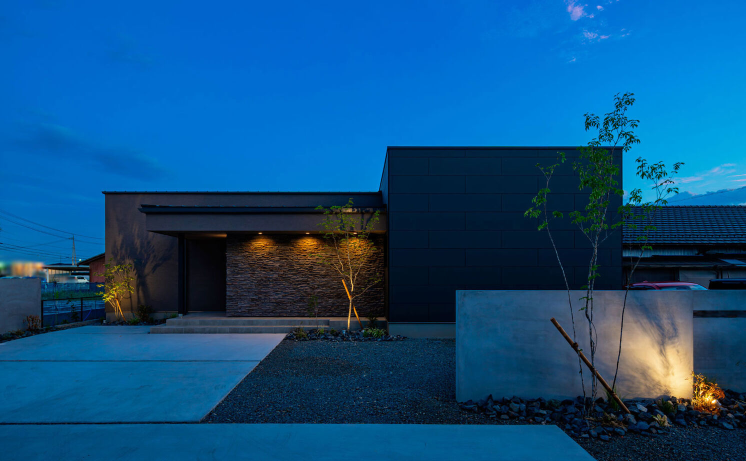 グランハウス 一級建築士事務所 【平屋/中庭/3LDK/間取り図】マテリアルの質感が彩る、ホテルライクな平屋。バーベキューテラスで寛ぐ休日の建築実例画像15