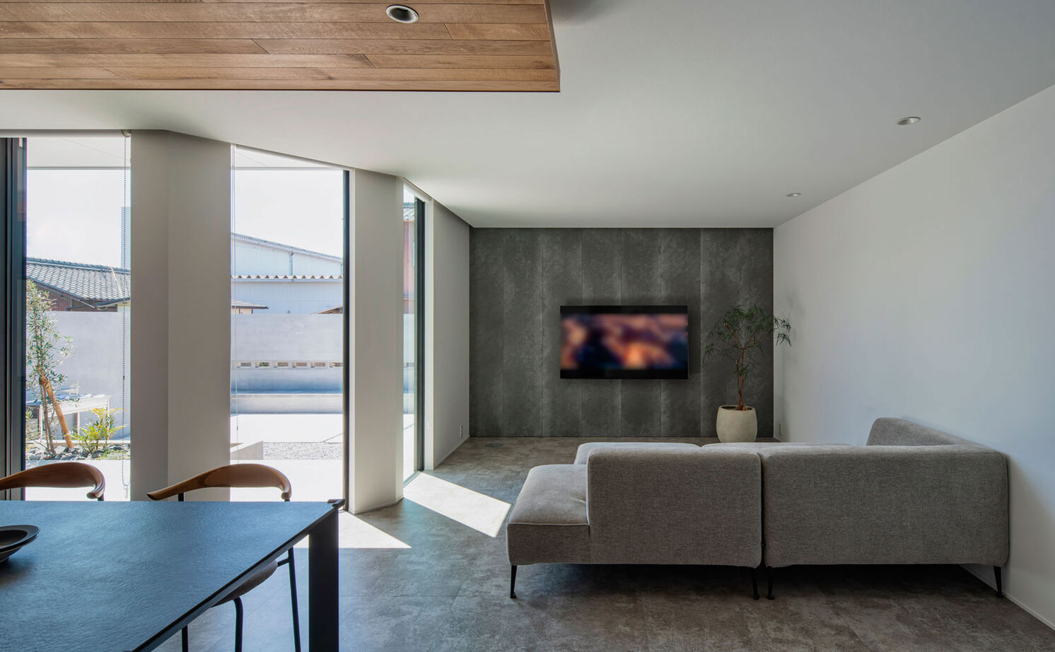 グランハウス 一級建築士事務所 【平屋/中庭/3LDK/間取り図】マテリアルの質感が彩る、ホテルライクな平屋。バーベキューテラスで寛ぐ休日の建築実例画像16