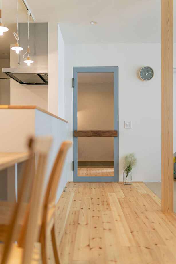 グランハウス 一級建築士事務所 【2000万円台/畳リビング/34坪】北欧テイストのカラフルな空間に、畳リビングが溶け合う大人可愛い家の建築実例画像5