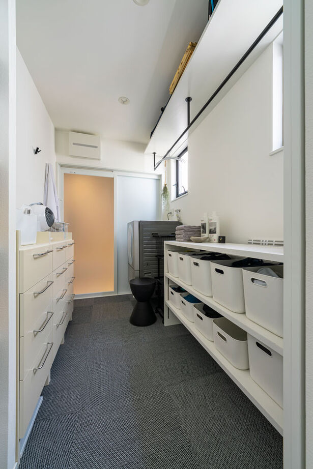 グランハウス 一級建築士事務所 【2000万円台/2階リビング/37坪】2階に上がるとヴィラの寛ぎ感！技ありの窓から、爽やかな光が広がる家の建築実例画像11