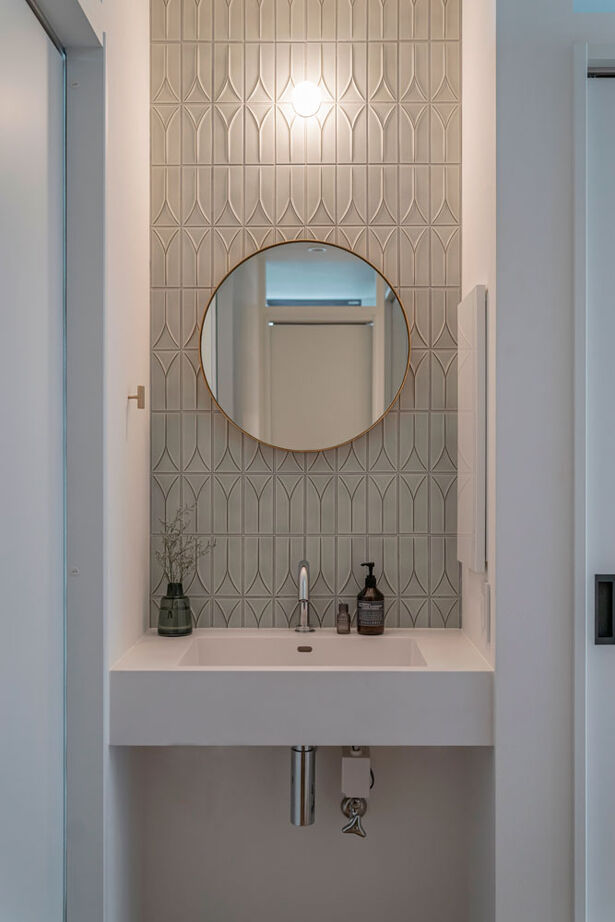 グランハウス 一級建築士事務所 【2000万円台/2階リビング/37坪】2階に上がるとヴィラの寛ぎ感！技ありの窓から、爽やかな光が広がる家の建築実例画像12