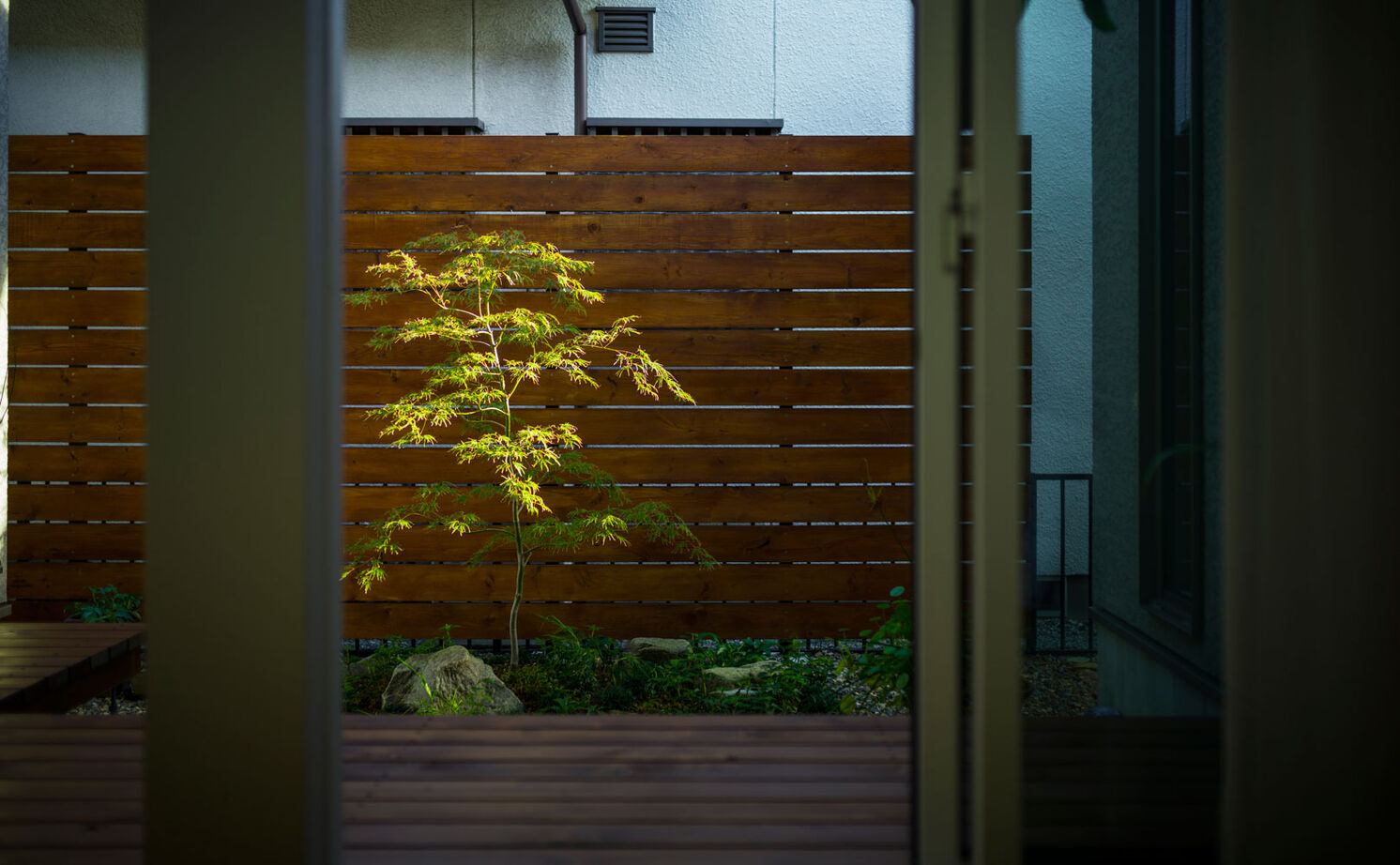 グランハウス 一級建築士事務所 【1000万円台/平屋/コの字/20坪台/間取り図】アンティーク家具が似合う平屋。和の坪庭を愛でて、旅の風情の建築実例画像3