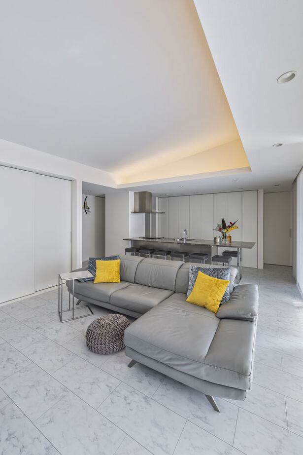 グランハウス 一級建築士事務所 【2000万円台/平屋/特注キッチン/40坪台/間取り図】白が輝くホテルライクな平屋。中庭で仲間とOFFタイムの建築実例画像12