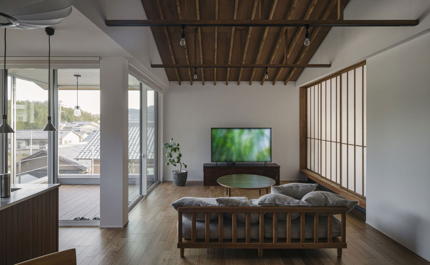 グランハウス 一級建築士事務所 【2000万円台/2階リビング/30坪台/間取り図】ノスタルジーを愉しむ家。眺望とミッドセンチュリーの趣に感嘆の建築実例画像6