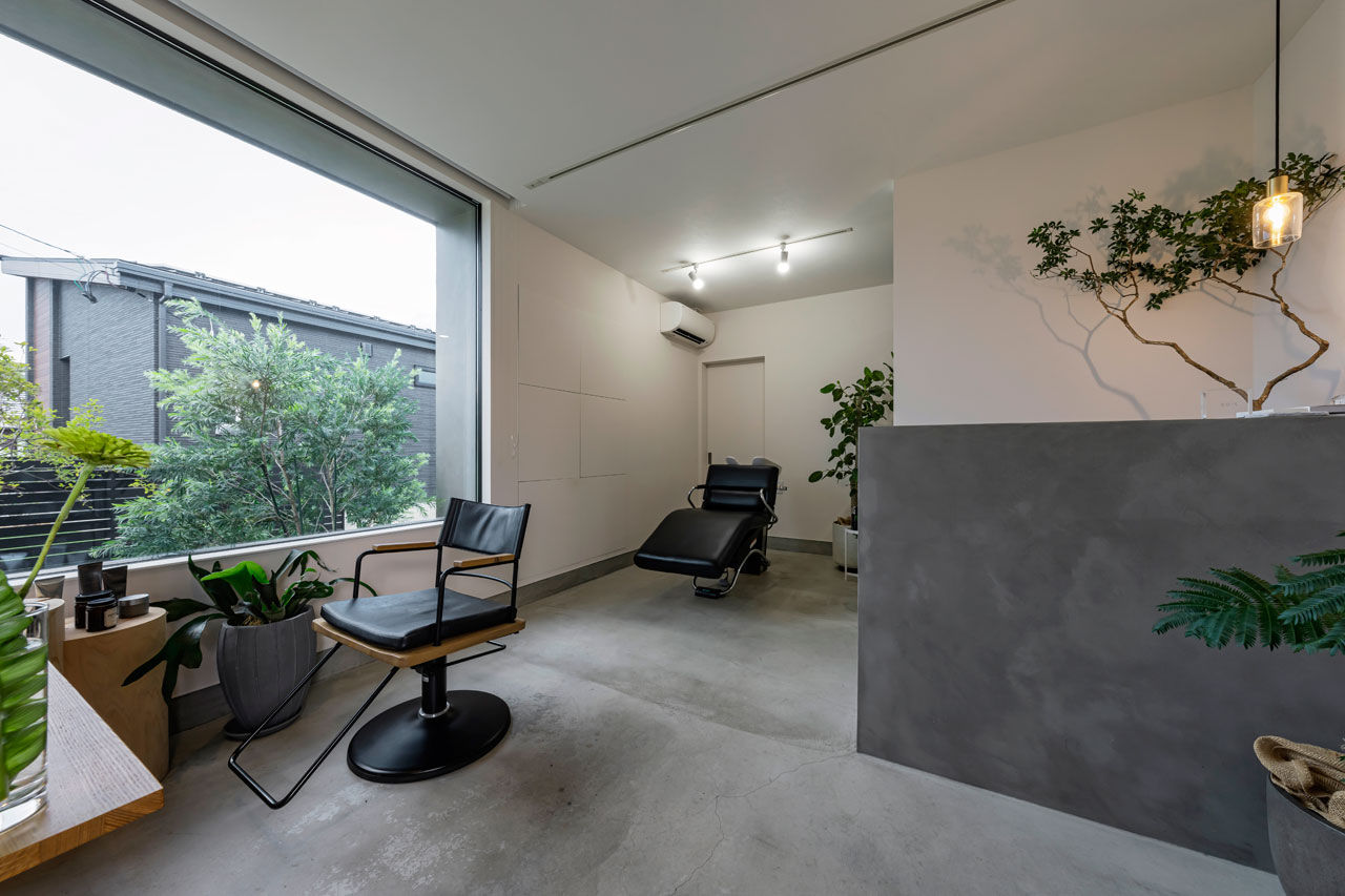 グランハウス 一級建築士事務所 【2000万円台/平屋/店舗併用住宅/間取り図】お店と自宅を賢く分けた凸型の平屋。中庭でアウトドア気分！の建築実例画像9