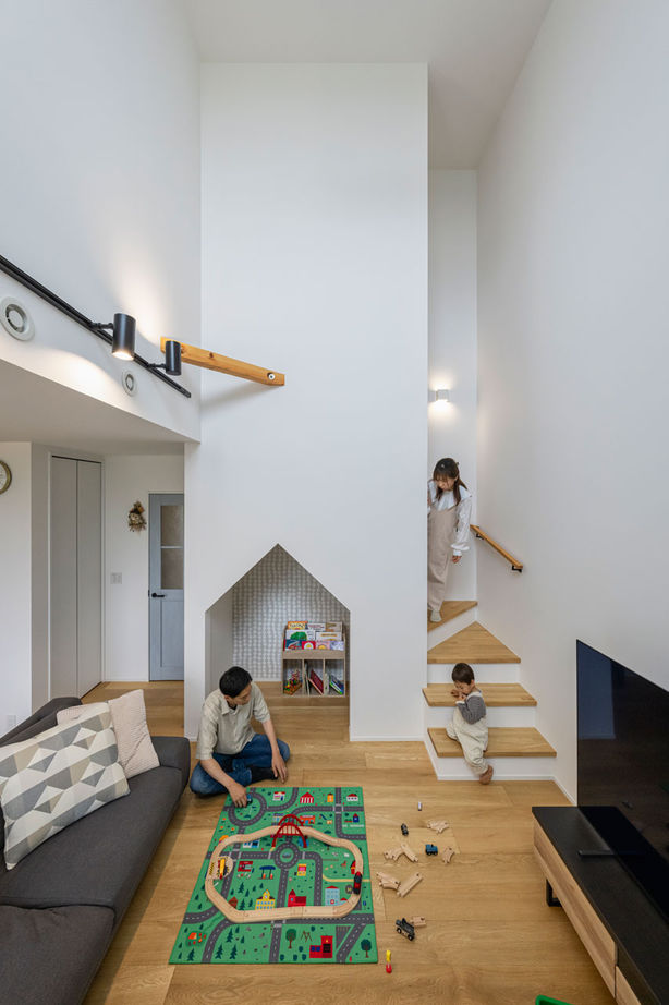 グランハウス 一級建築士事務所 【2000万円台/30坪台/3LDK/間取り図】吹抜けと直感的に片付く収納がうれしい。可愛いを加えたシンプルな家の建築実例画像4