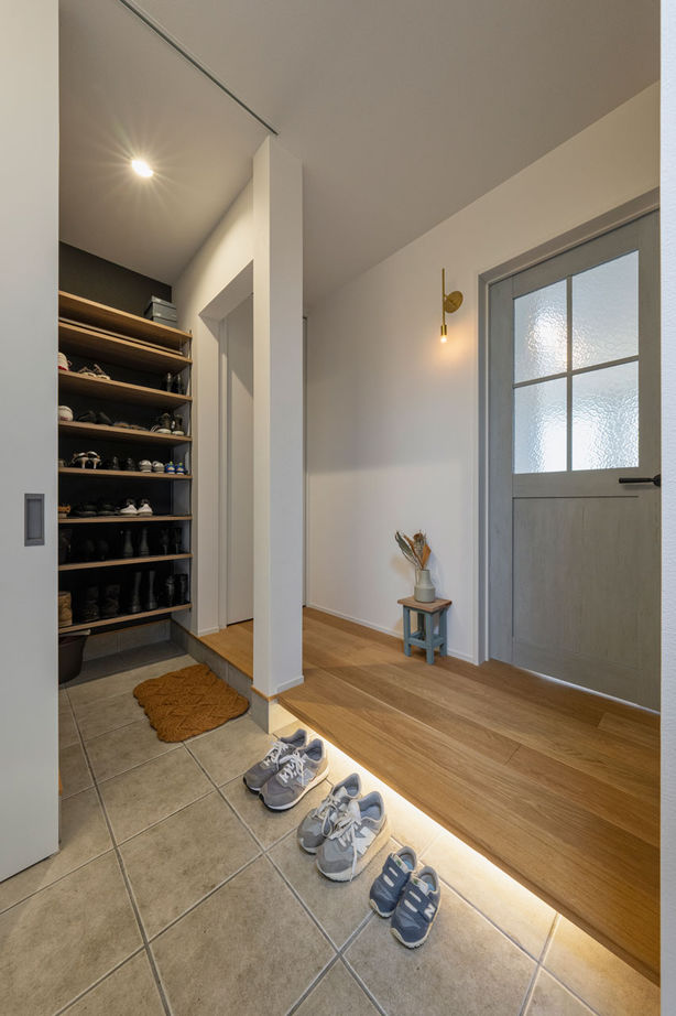 グランハウス 一級建築士事務所 【2000万円台/30坪台/3LDK/間取り図】吹抜けと直感的に片付く収納がうれしい。可愛いを加えたシンプルな家の建築実例画像5