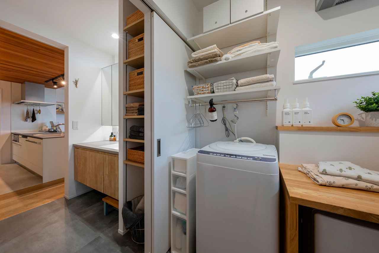 グランハウス 一級建築士事務所 【2000万円台/30坪台/3LDK/間取り図】吹抜けと直感的に片付く収納がうれしい。可愛いを加えたシンプルな家の建築実例画像7