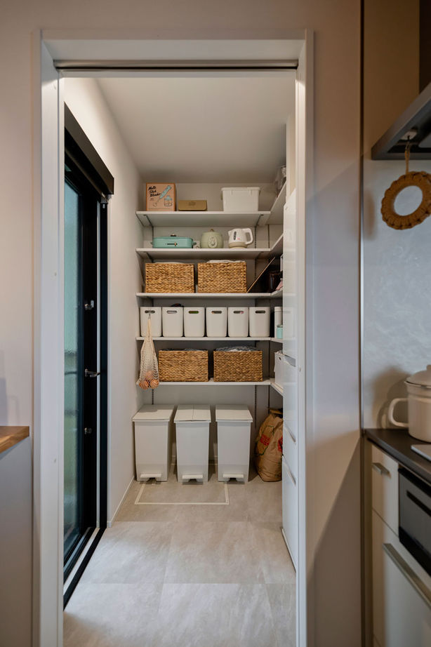 グランハウス 一級建築士事務所 【2000万円台/30坪台/3LDK/間取り図】吹抜けと直感的に片付く収納がうれしい。可愛いを加えたシンプルな家の建築実例画像8