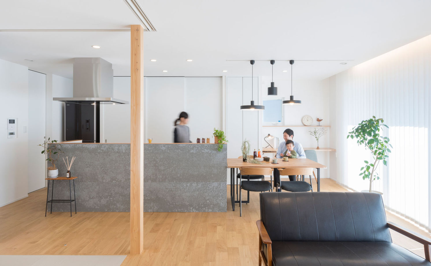 グランハウス 一級建築士事務所 【2000万円台/30坪台/間取り図】グレーの配色×造作のカッコよさ。写真より3倍お洒落と褒められました！の建築実例画像2