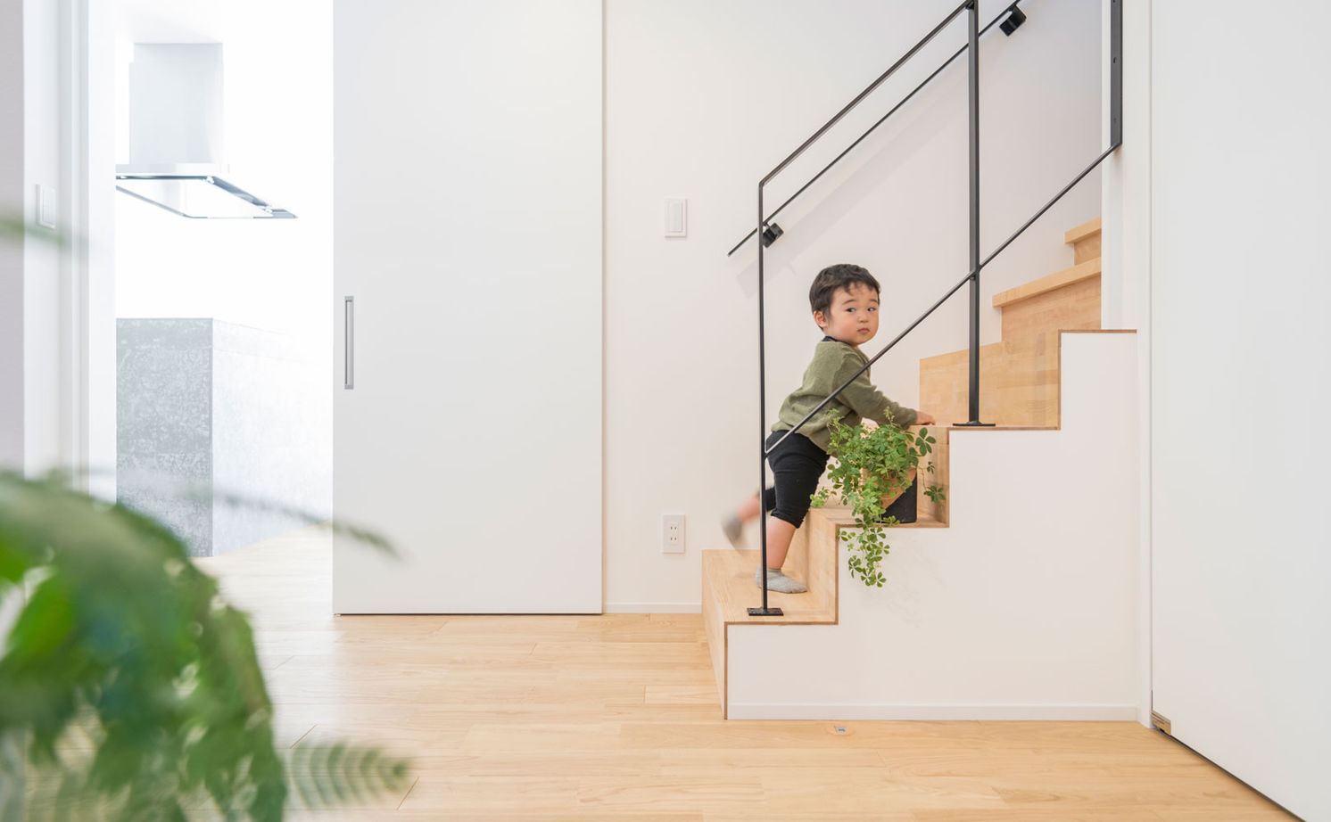 グランハウス 一級建築士事務所 【2000万円台/30坪台/間取り図】グレーの配色×造作のカッコよさ。写真より3倍お洒落と褒められました！の建築実例画像3