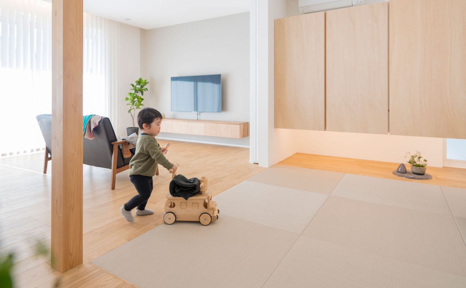 グランハウス 一級建築士事務所 【2000万円台/30坪台/間取り図】グレーの配色×造作のカッコよさ。写真より3倍お洒落と褒められました！の建築実例画像7