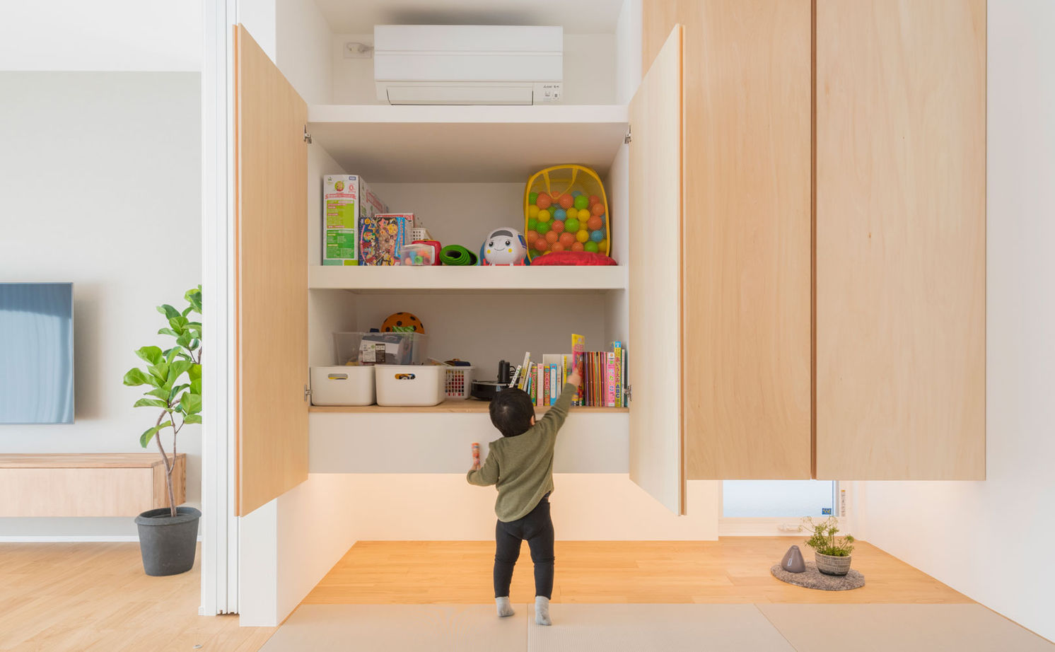 グランハウス 一級建築士事務所 【2000万円台/30坪台/間取り図】グレーの配色×造作のカッコよさ。写真より3倍お洒落と褒められました！の建築実例画像8