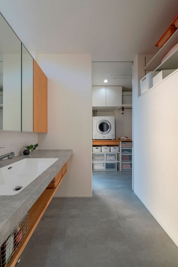 グランハウス 一級建築士事務所 【2000万円台/平屋/4LDK/間取り図】夕暮れに映える瓦屋根の平屋。和を醸すデザインと家事ラクを32坪に凝縮の建築実例画像10