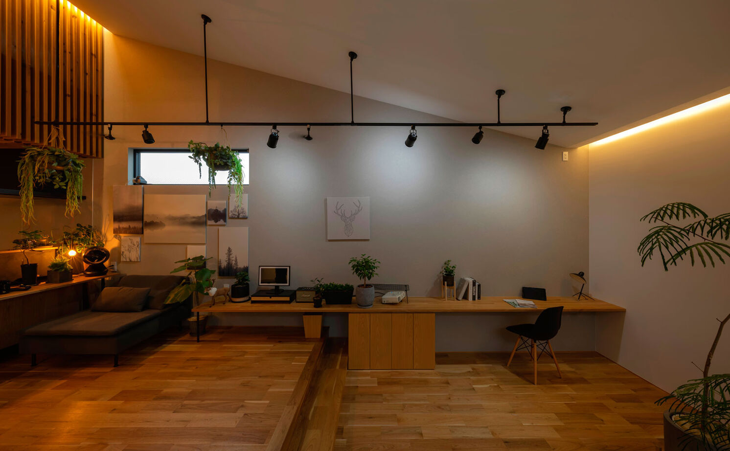 グランハウス 一級建築士事務所 【2000万円台/平屋/ロの字/中庭】街並みに溶け合う、美術館のような平屋。LDKには宙に浮かぶ“格子の箱”がの建築実例画像3