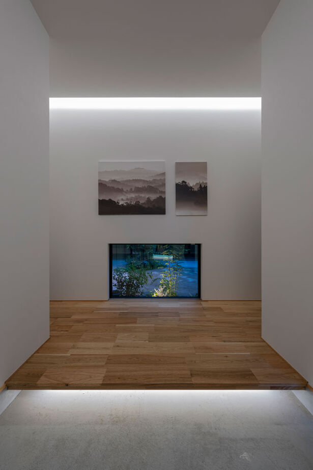 グランハウス 一級建築士事務所 【2000万円台/平屋/ロの字/中庭】街並みに溶け合う、美術館のような平屋。LDKには宙に浮かぶ“格子の箱”がの建築実例画像8