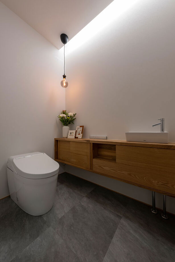 グランハウス 一級建築士事務所 【2000万円台/平屋/ロの字/中庭】街並みに溶け合う、美術館のような平屋。LDKには宙に浮かぶ“格子の箱”がの建築実例画像13