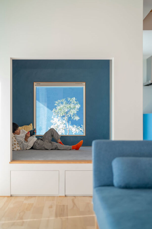 グランハウス 一級建築士事務所 【2000万円台/平屋/4LDK/間取り図】青の壁をすっと差した、北欧ナチュラルな平屋。まどろみのヌックも最高の建築実例画像3